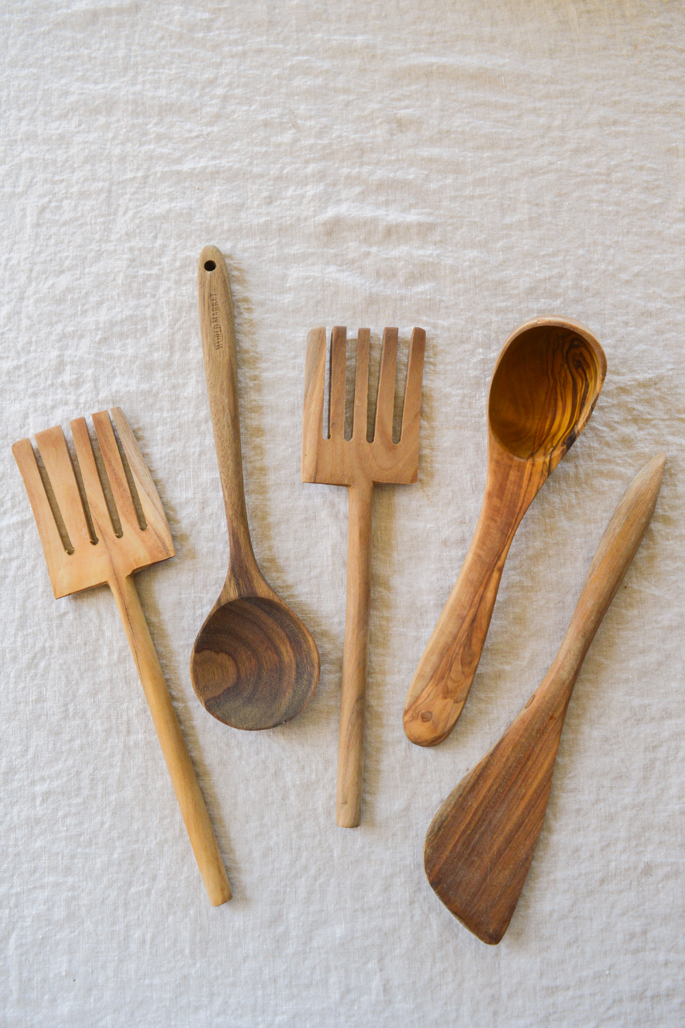 Non-toxic kitchen Non-toxic cookware (wood)